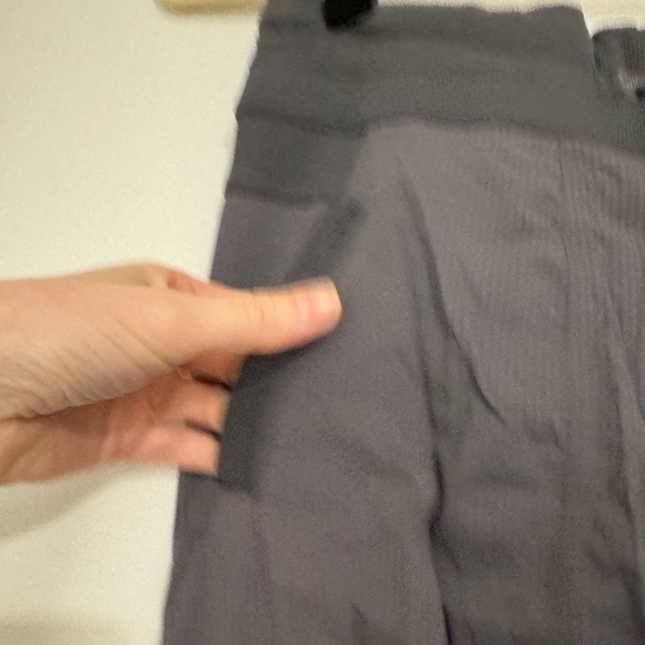 Lululemon Women’s Mid Rise Swift 28in Gray Joggers - Picture 2 of 6